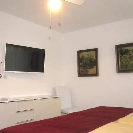 Apartment Mit Grill Und Garten